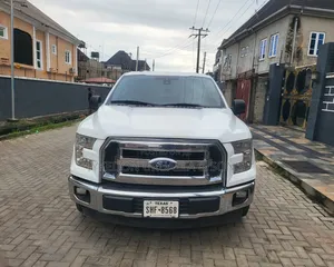 Ford F-150 XLT 4x4 SuperCrew Cab Styleside 5.5 ft. box 145 in. WB 2017