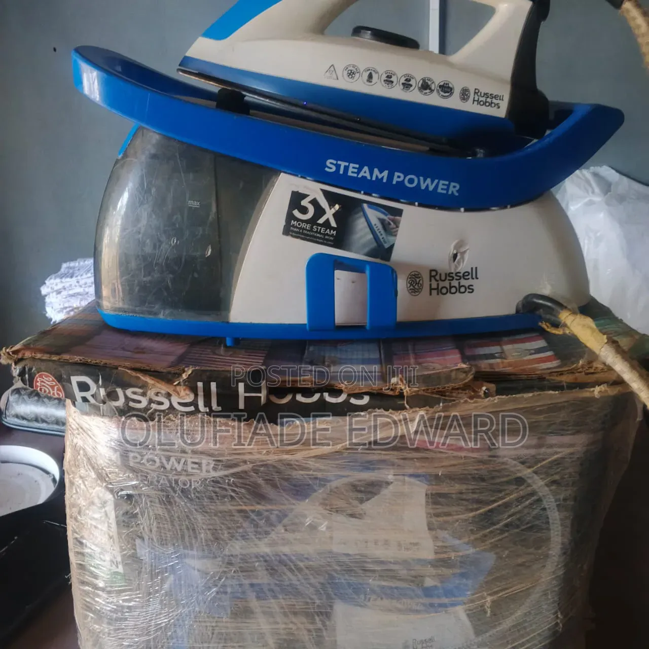 Russell Hobbs Steaming Iron