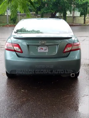 Toyota Camry LE 4dr Sedan (2.5L 4cyl 6AM) 2010 Green