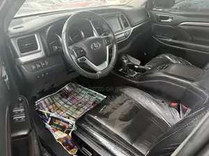 Toyota Highlander Limited V6 4x4 (3.5L 6cyl 6A) 2016 Gray