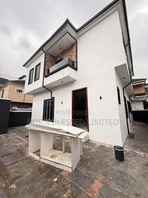4bdrm Duplex in Agungi for sale
