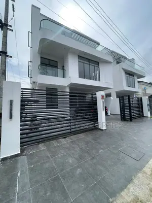 5bdrm Duplex in Chevron for sale