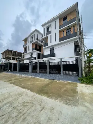 4bdrm Duplex in Chevron for sale