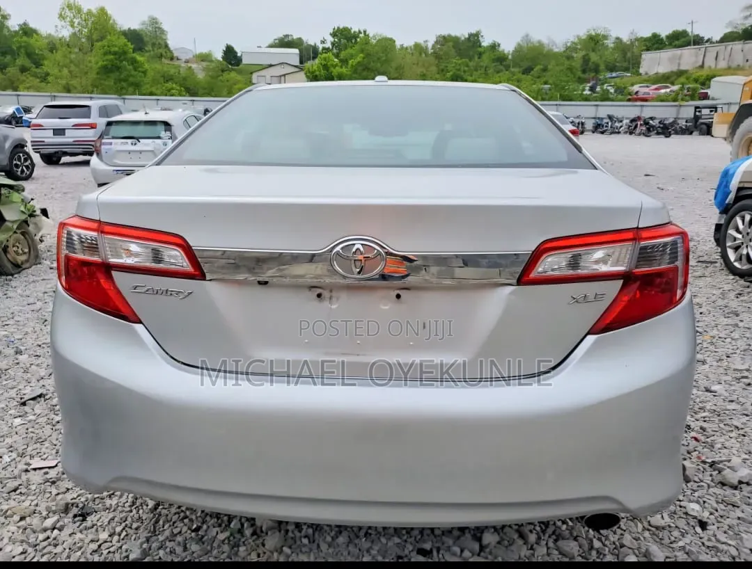 Toyota Camry 2012 Silver