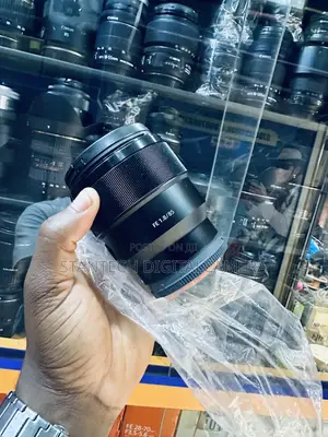 Sony Lens 85mm E Mout F/1.8