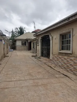 2bdrm Bungalow in Magboro, Obafemi-Owode for rent
