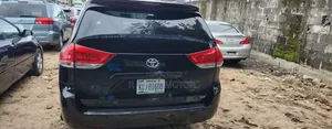 Toyota Sienna 2012 Black