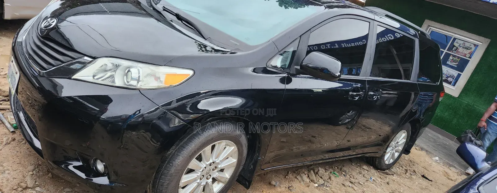 Toyota Sienna 2012 Black
