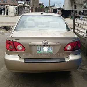 Toyota Corolla 2005 Gold