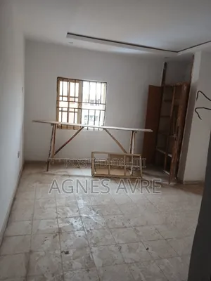3bdrm Block of Flats in Kubwa for rent