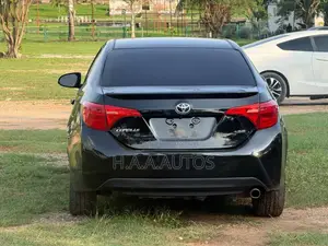 Toyota Corolla SE 4dr Sedan (1.8L 4cyl CVT) 2017 Black
