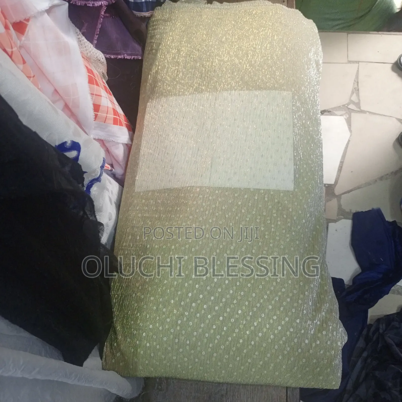 Transparent Shining Gold Sample Material