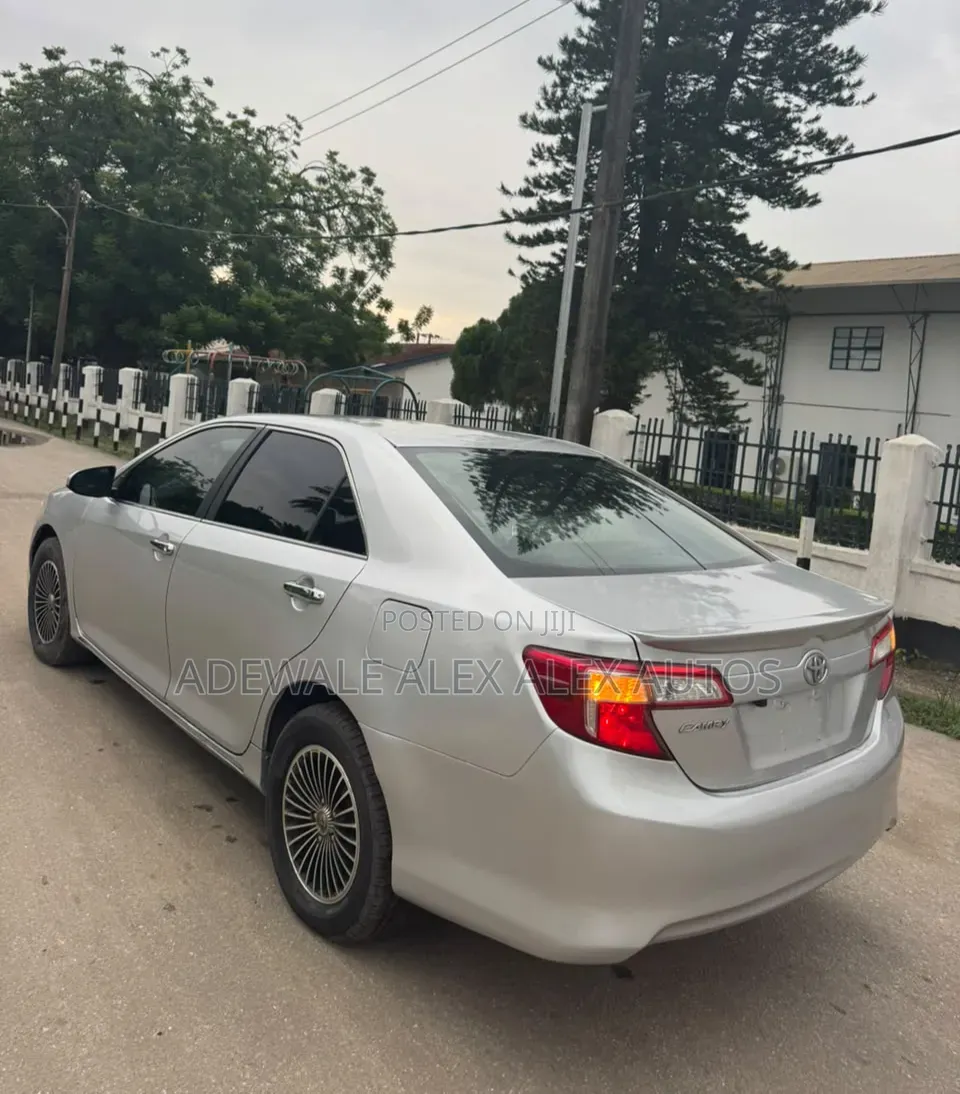 Toyota Camry 2012 Silver