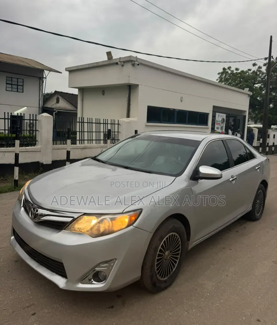 Toyota Camry 2012 Silver