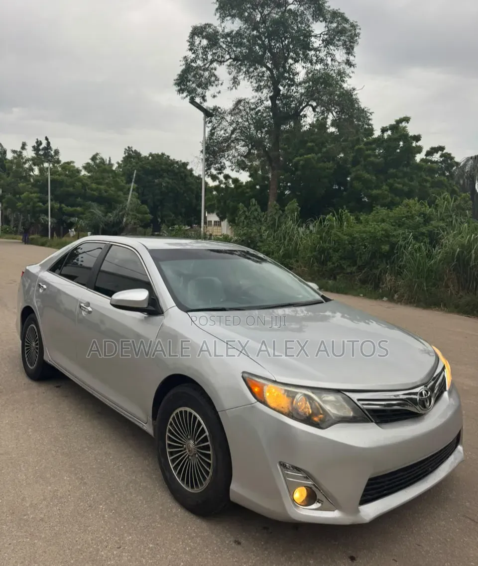 Toyota Camry 2012 Silver