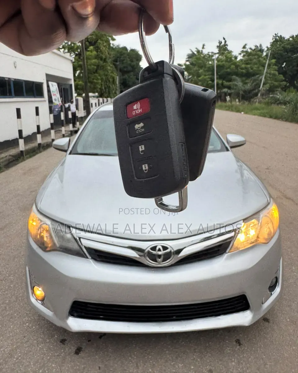 Toyota Camry 2012 Silver