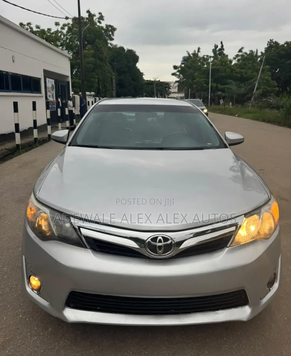 Toyota Camry 2012 Silver