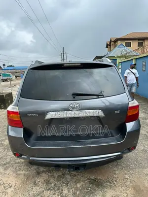 Toyota Highlander 2010 Gray