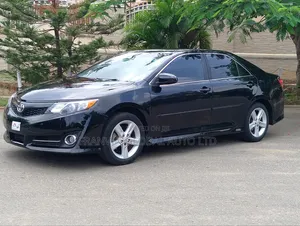 Toyota Camry SE 4dr Sedan (2.5L 4cyl 6A) 2013 Black