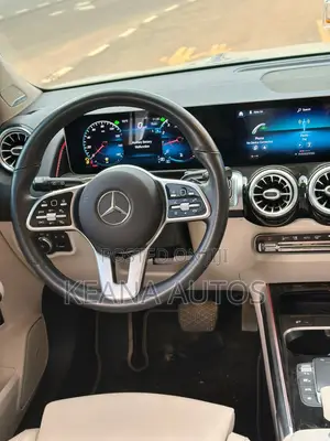 Mercedes-Benz GLB-Class 2021 Silver