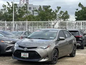 Toyota Corolla LE (1.8L 4cyl 2A) 2018
