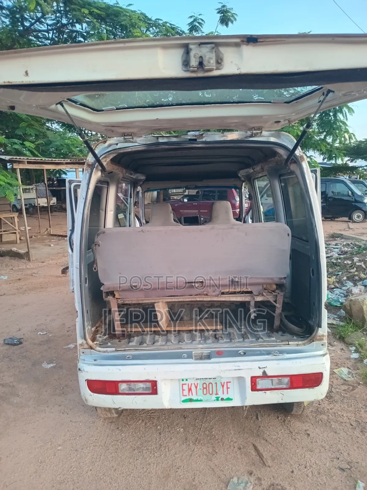Daihatsu Hijet 2010 White