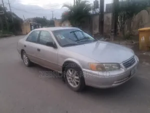 Toyota Camry Automatic 1999 Silver