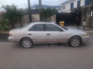 Toyota Camry Automatic 1999 Silver