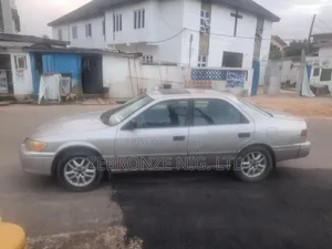 Toyota Camry Automatic 1999 Silver