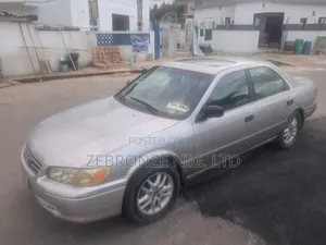 Toyota Camry Automatic 1999 Silver