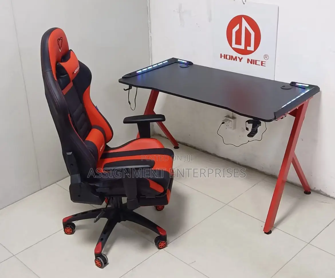 Standard Gaming Table With Chair