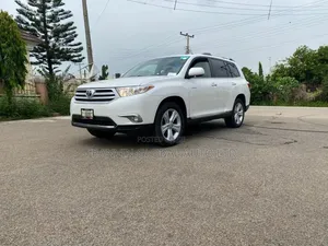 Toyota Highlander Limited 3.5l 4WD 2013 White