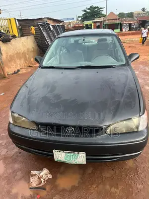 Toyota Corolla 2000 Black