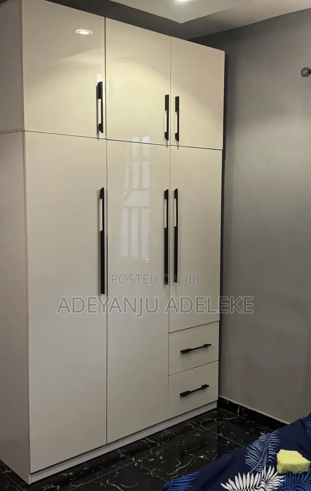 Wardrobe Closet