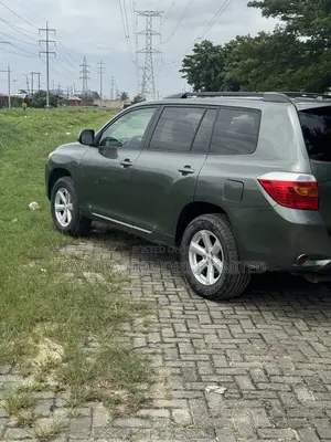 Toyota Highlander 2010 Gray