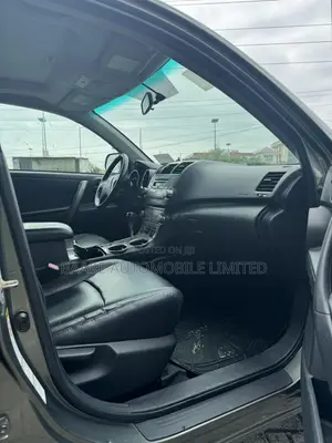 Toyota Highlander 2010 Gray
