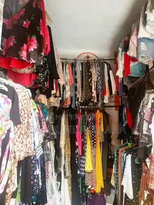 Large Quantity Uk Thrift Wholesale Clearance