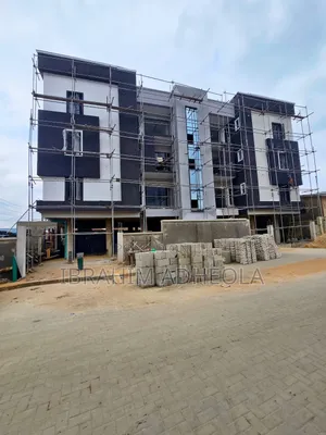 3bdrm Apartment in Gbagada for sale