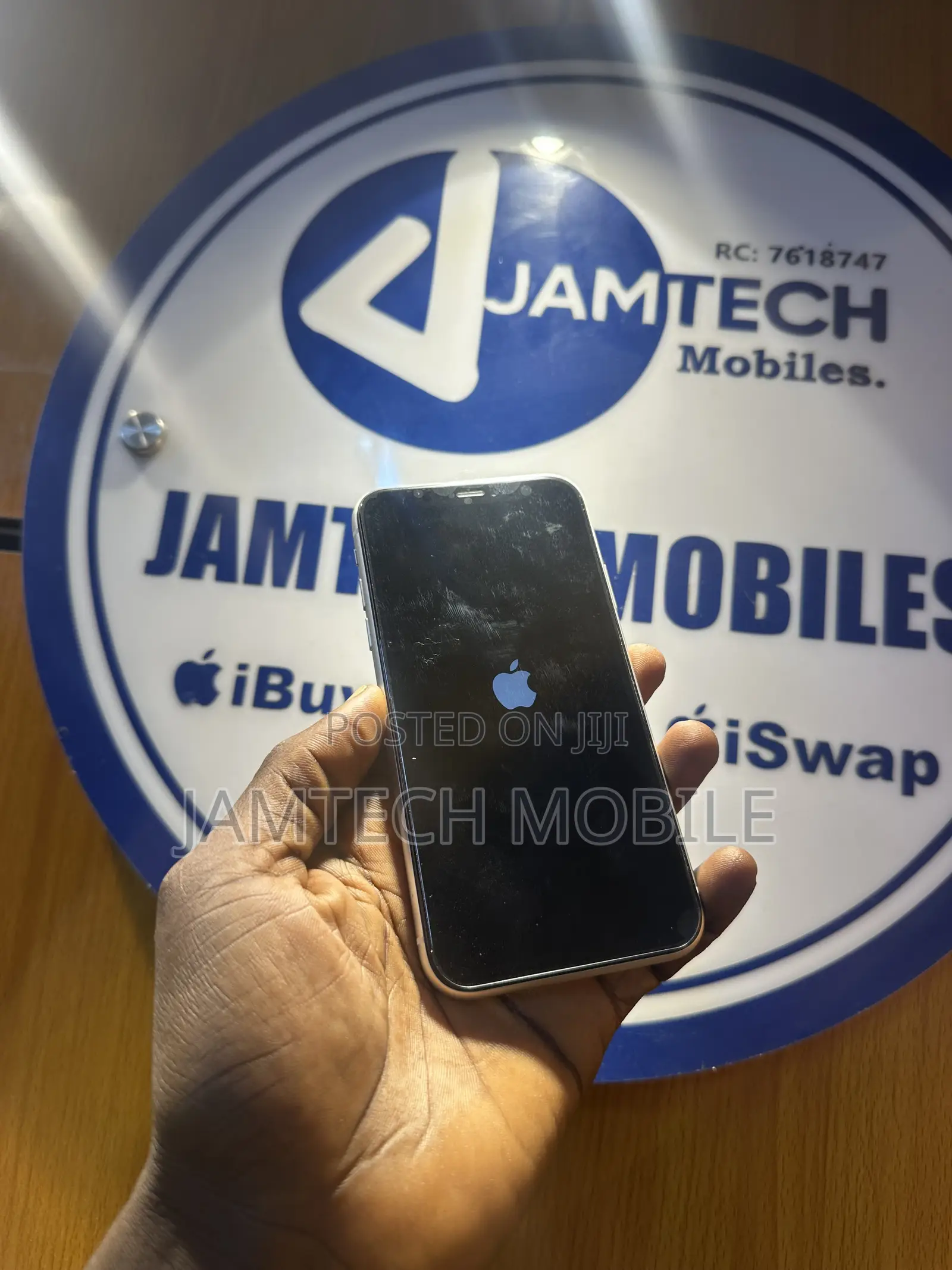 Apple iPhone XR 64 GB White