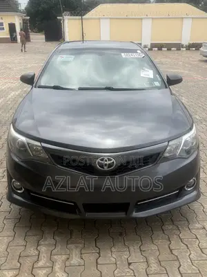 Toyota Camry SE 4dr Sedan (2.5L 4cyl 6A) 2013 Gray