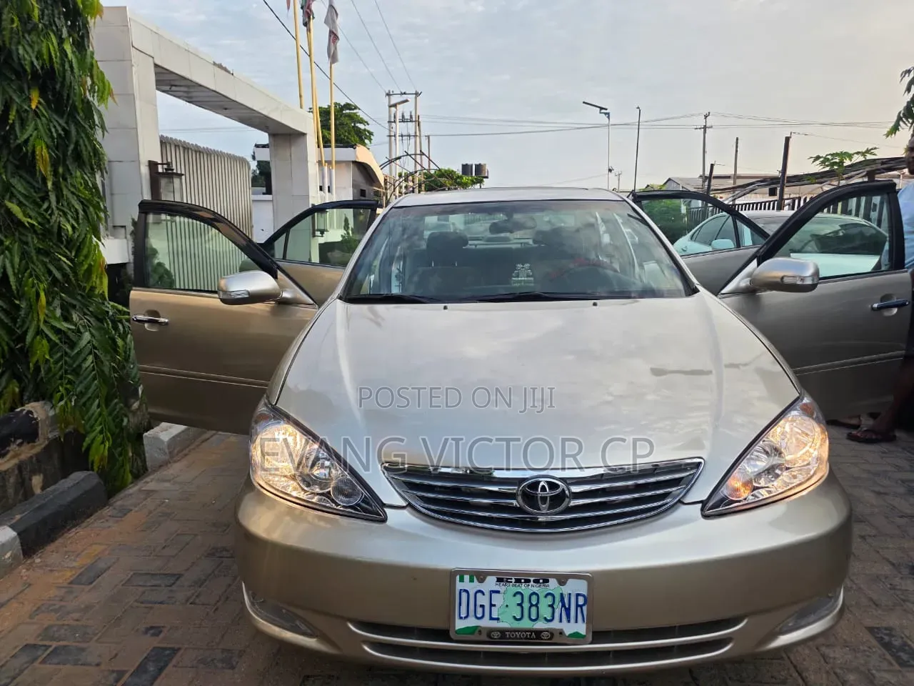 Toyota Camry 2004 Gold