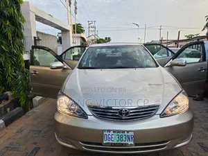 Toyota Camry 2004 Gold