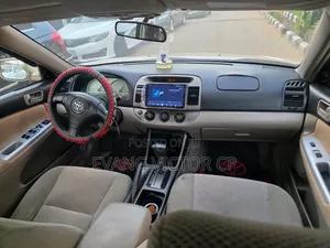 Toyota Camry 2004 Gold