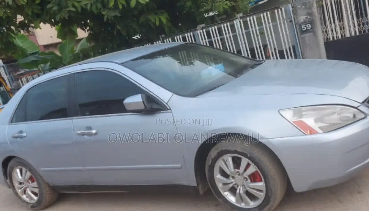 Honda Accord 2004 Silver
