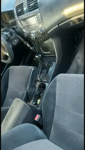 Honda Accord 2004 Silver
