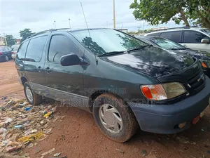 Toyota Sienna 2002