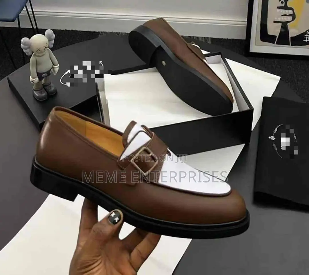 Men Flat Shoe With White Upper Length