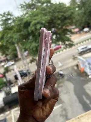 Apple iPhone 15 128 GB Pink