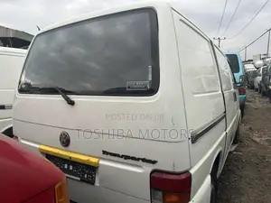 Volkswagen Transporter 2003 White