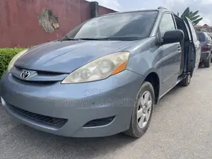 Toyota Sienna LE FWD 2006 Blue